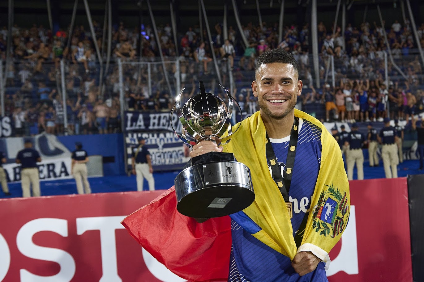 Colorado Rapids sign Miguel Navarro on loan